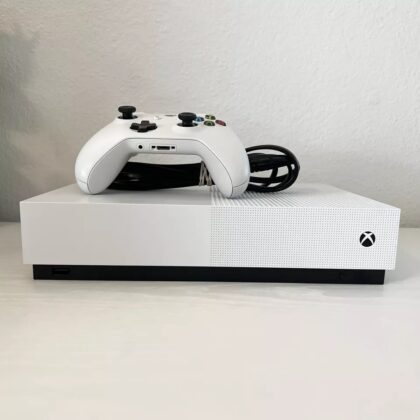 Pre-Owned Xbox One S 500GB + 1 Controller
